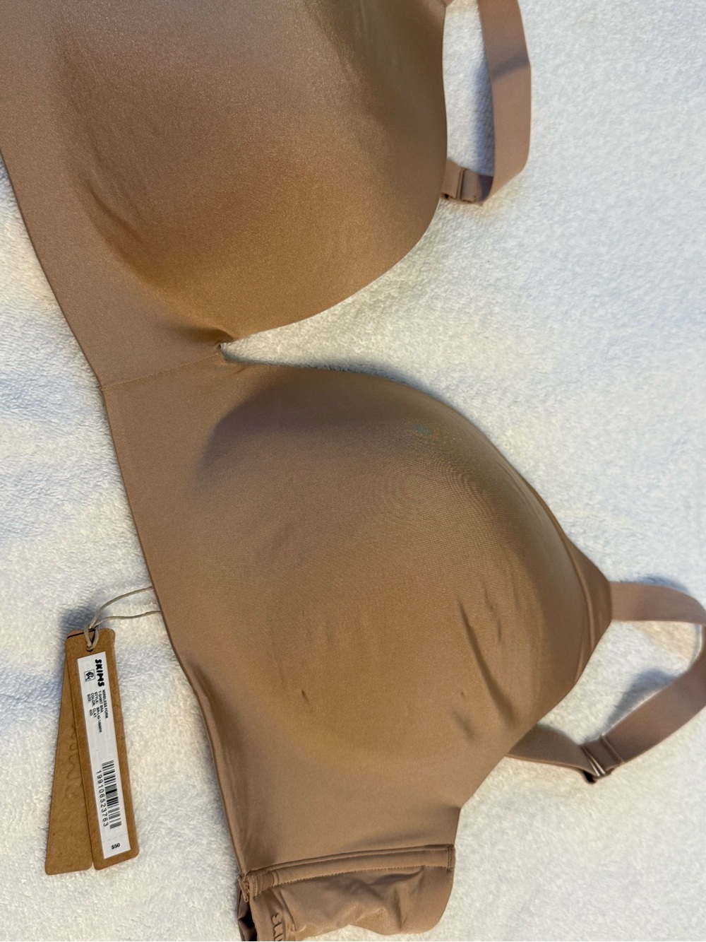 SKIMS T-Shirt Demi Bra - Nude Tan - Picture 2 of 3